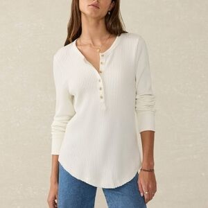 FAHERTY Legend Apres Waffle Henley Knit Top Long Sleeve in Ergret Sz S Cotton